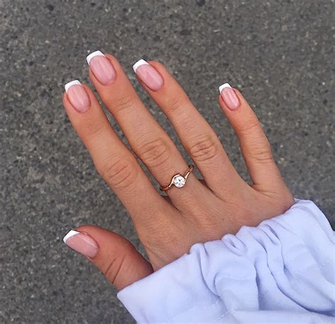 White tip nails short - Sep 26, 2023 · Doubling up on the French theme, UK-based nail artist Jema Baynes painted crisp, clean fleur-de-lis, with the “stem” at the nail tip and the petals opening up onto the nail bed. As for ... 